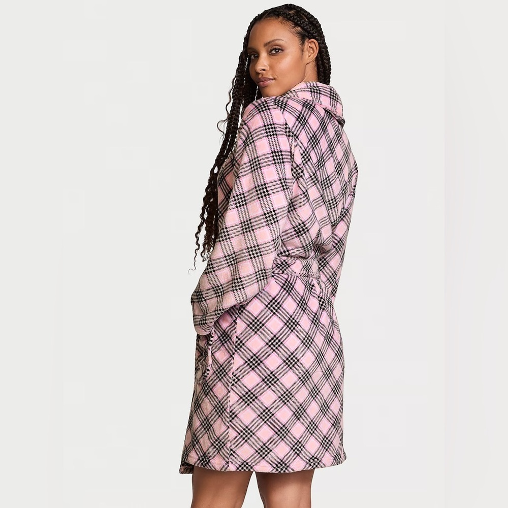 VICTORIA'S‎ SECRET
Short Cozy Robe - Picture 2 of 5
